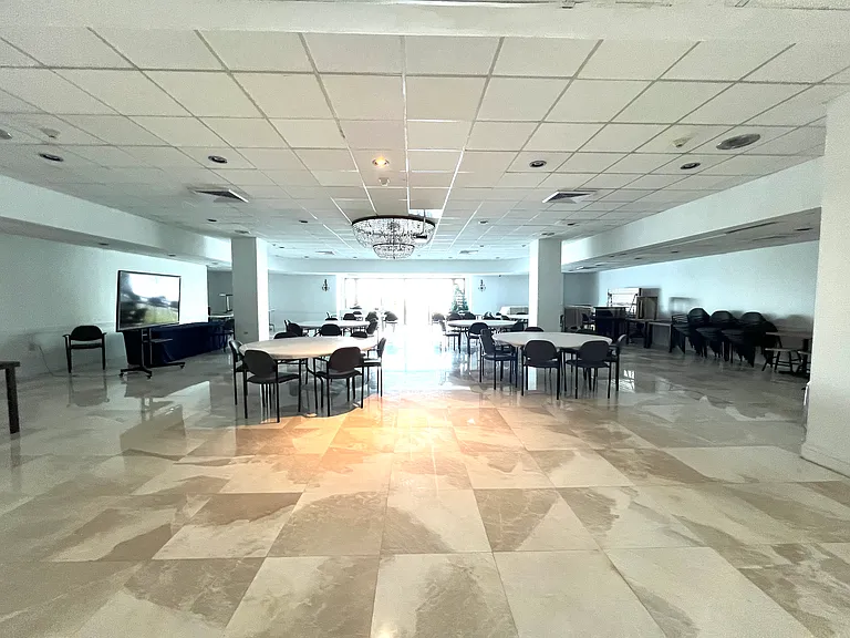 5555 Collins Ave #16V — Photo 35
