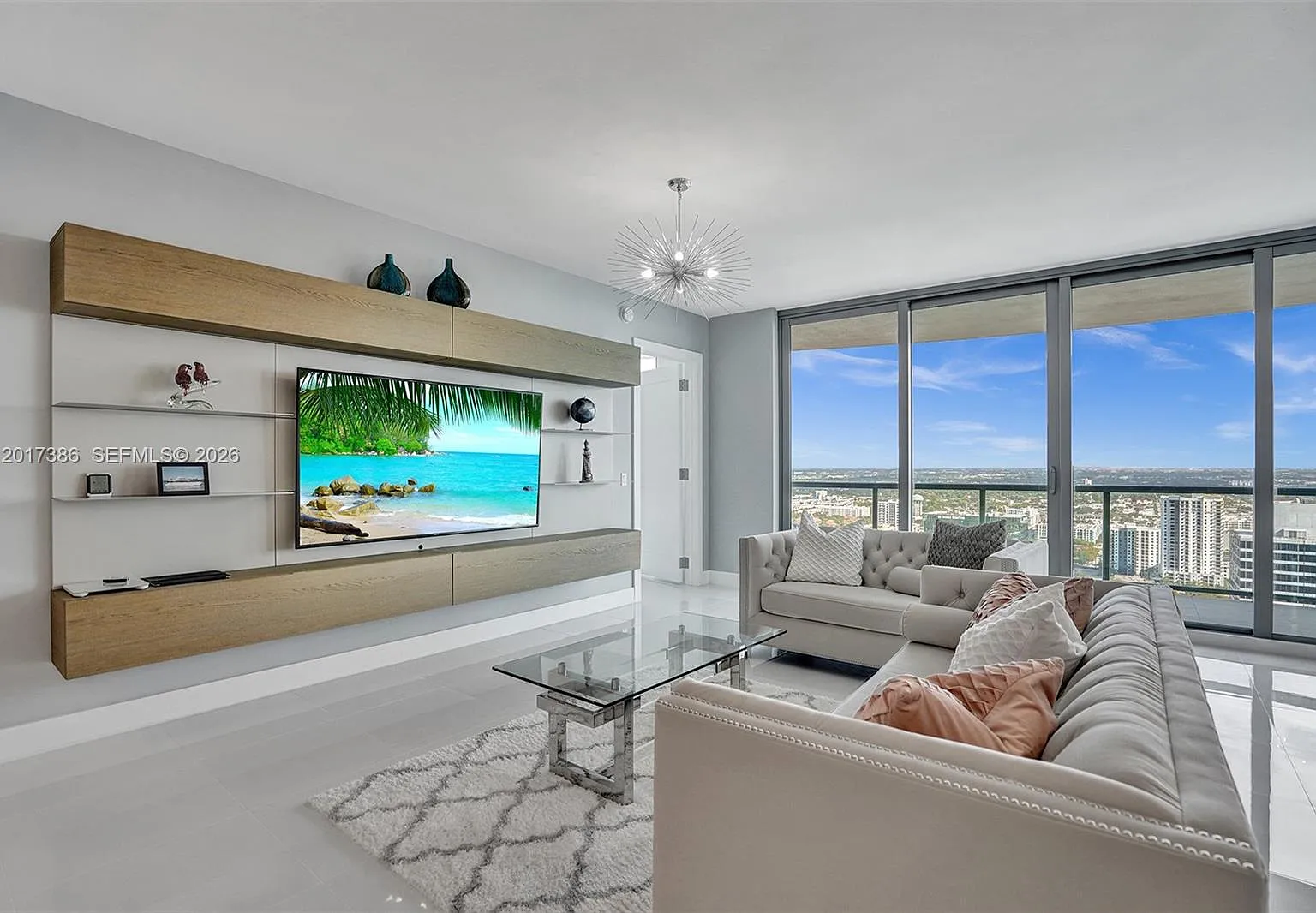 100 Las Olas Condo — Photo 4