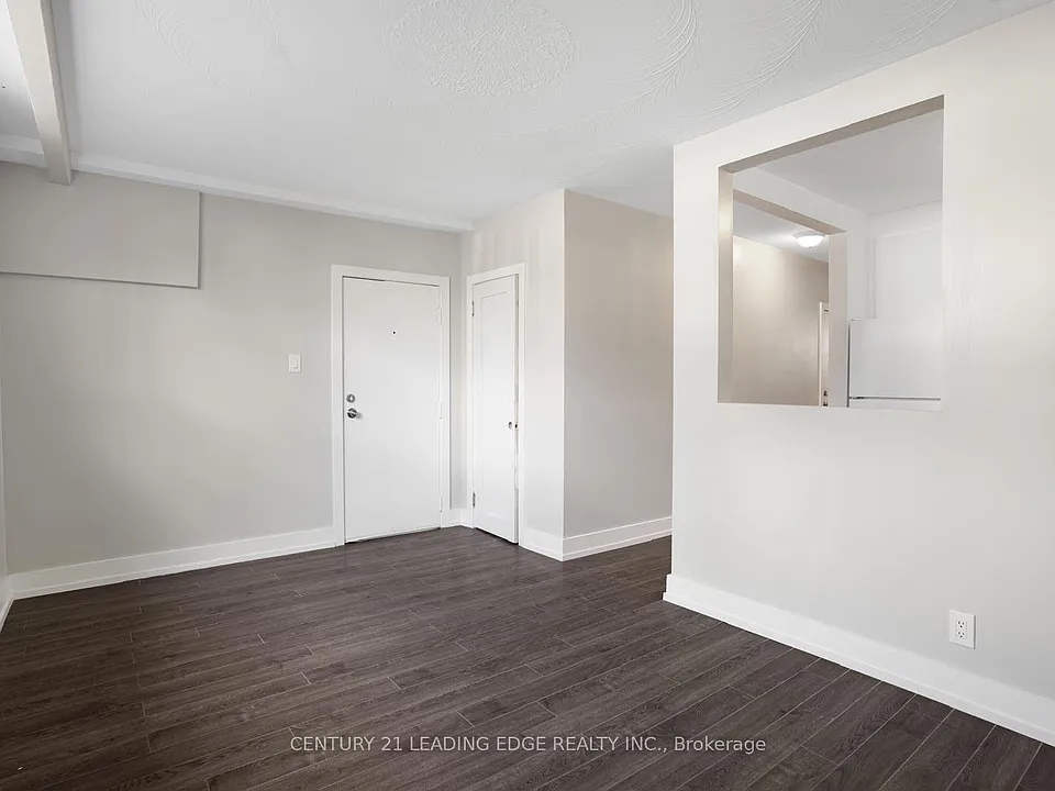 15 Virginia Ave #LOWER