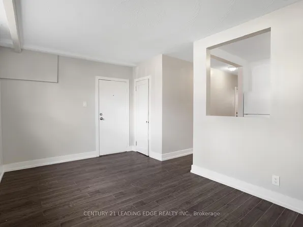 15 Virginia Ave, Toronto, ON M4C 2S6
