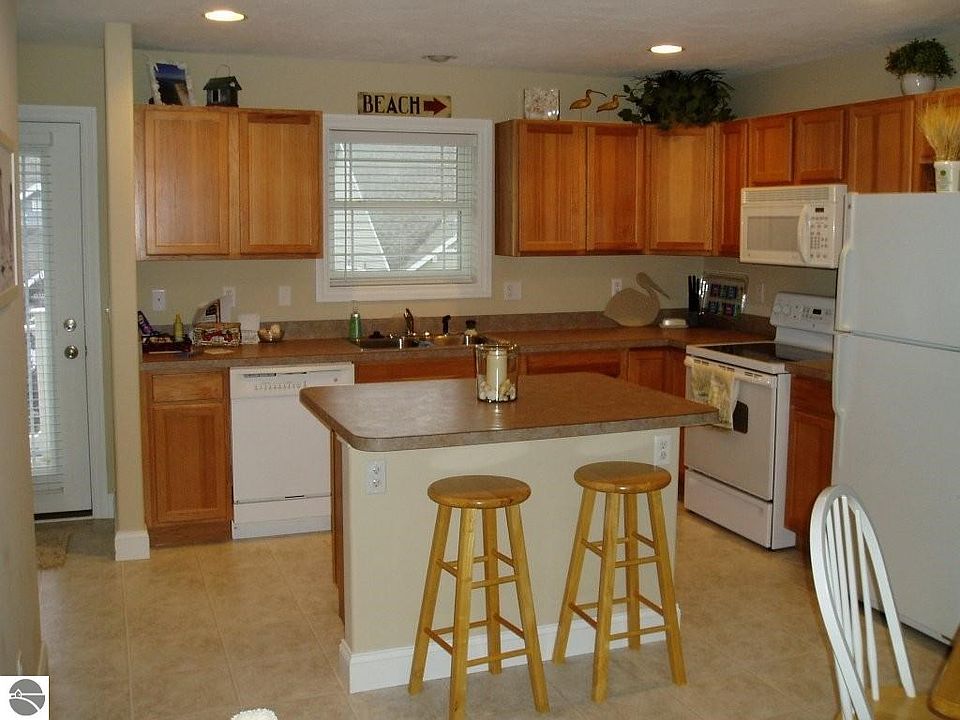 1st image of 4854 Black Bear Dr