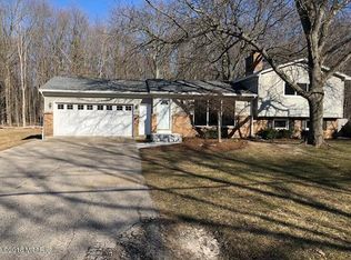 1660 Wilson Ave NW, Grand Rapids, MI 49534