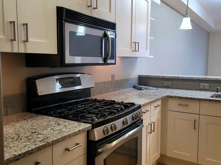 320 Washington Ave #407 — Photo 8