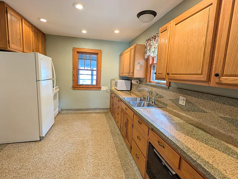 1213 W Oklahoma St — Photo 14