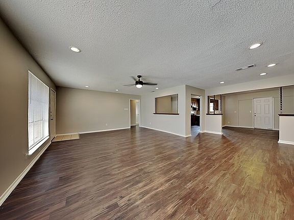 4th image of 1609 Parkhaven Dr