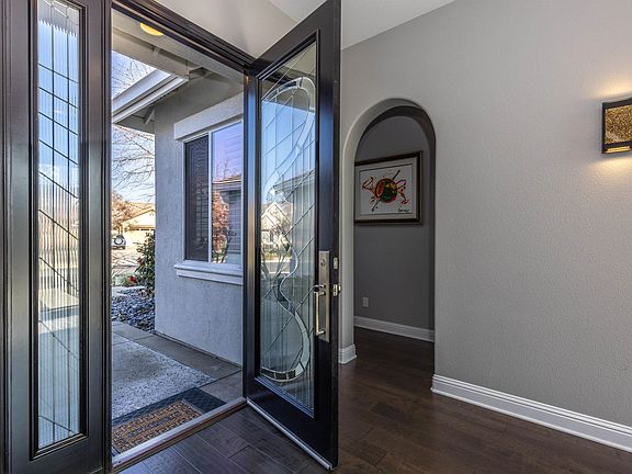 4th image of 886 Old Oak Rd