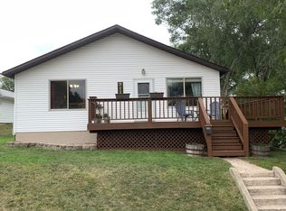 911 6th Ave SE, Jamestown, ND 58401