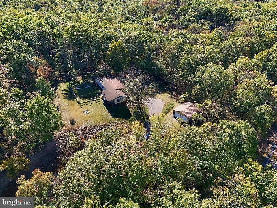 1st image of 698 Horseshoe Rd