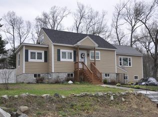 22 Glennon Ave, Dracut, MA 01826