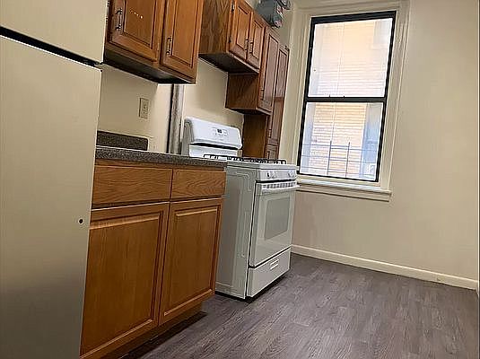 4th image of 3647 Broadway APT 4G