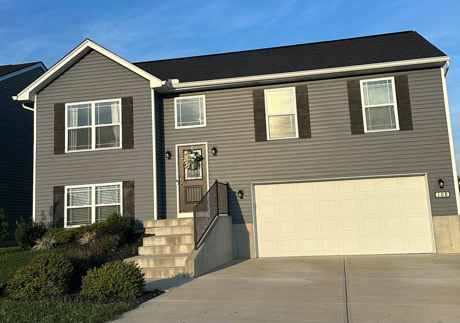Beautiful 3-Bedroom, 3-Bathroom Home with Neighborhood Pool Access in Williamstown, KY — Photo 1