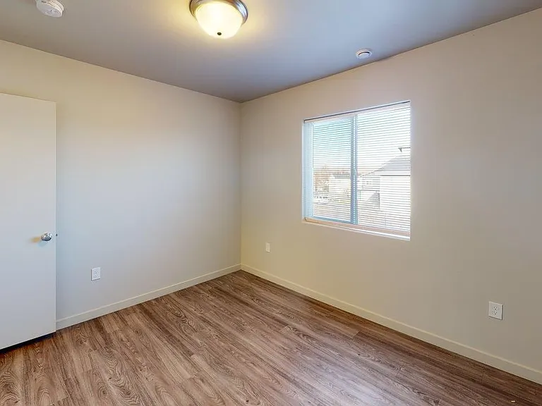 223 Stockton Ave — Photo 11