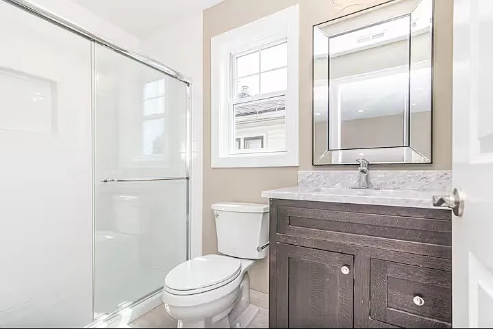 804 Henry St — Photo 36