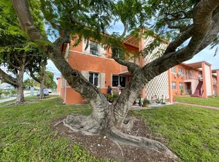 3591 SW 10th St #12B, Miami, FL 33135