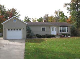 946 Whitehaven Rd, Grand Island, NY 14072