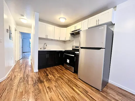 Rented by EastMount Realty LLC | media 17