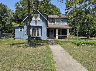 209 E Monroe St, Pierce City, MO 65723