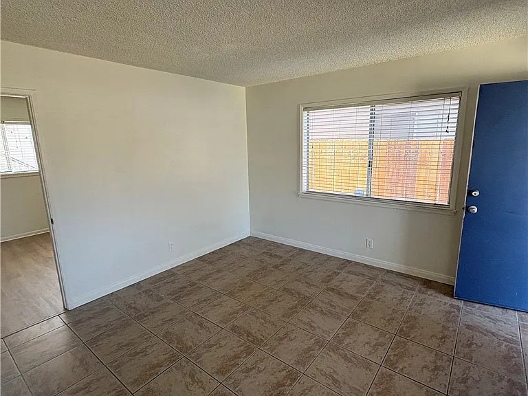 141 S Myers St #B — Photo 4