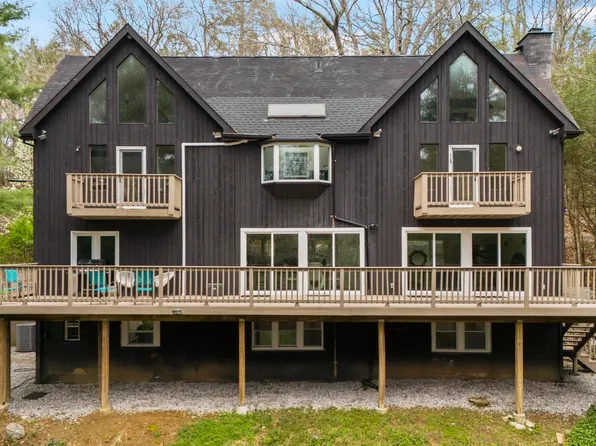 25 Hillside Dr, Sherman, CT 06784