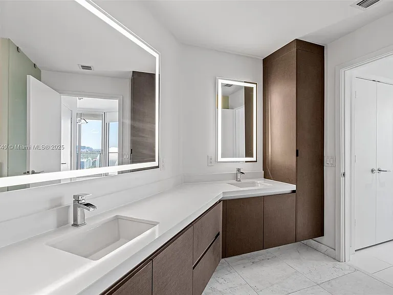 851 NE 1st Ave #1506 — Photo 27