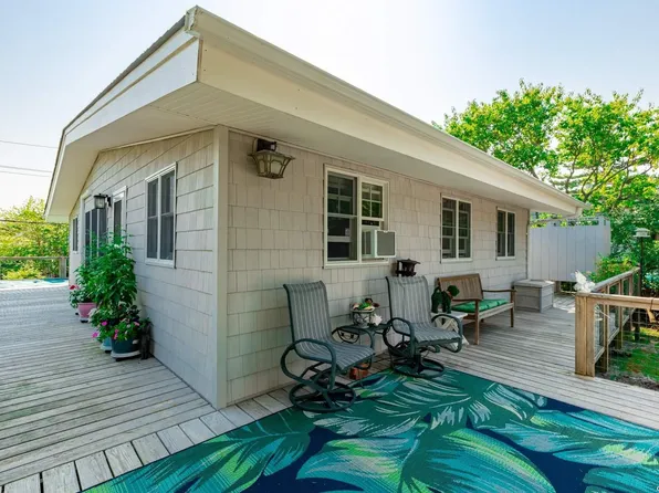 31 Island Walk, Lonelyville, NY 11706