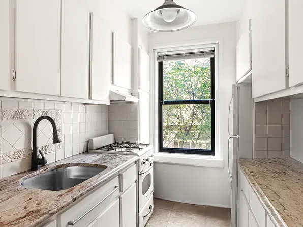 336 West End Avenue image 8 of 16