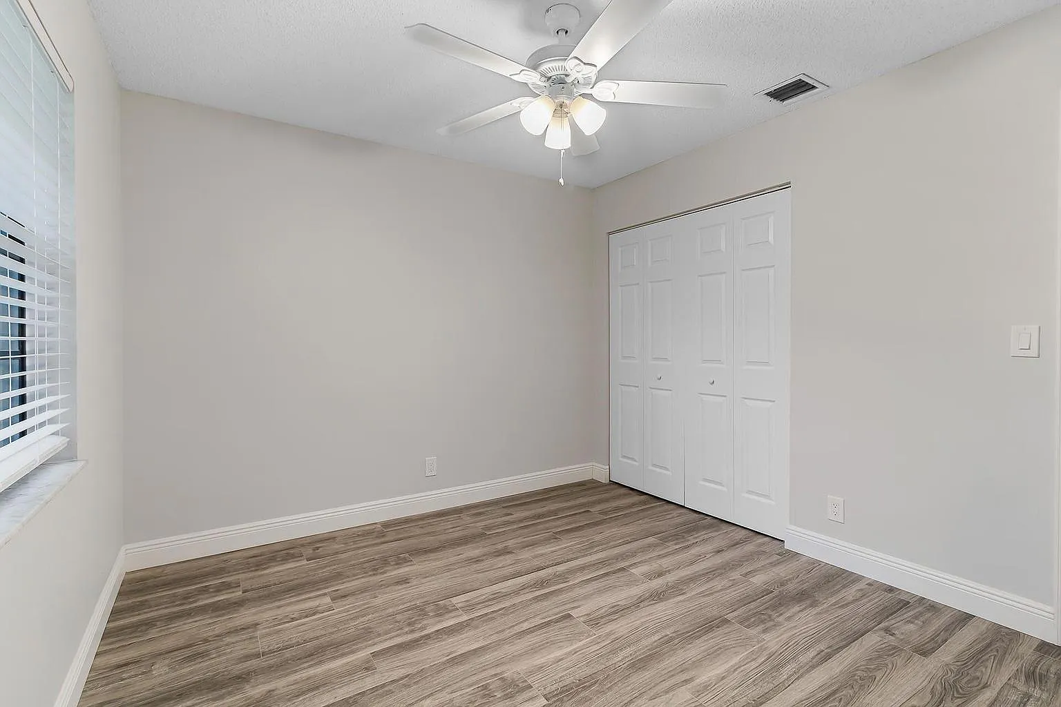 3 bed, 1187 sqft, $2,700 — Photo 3