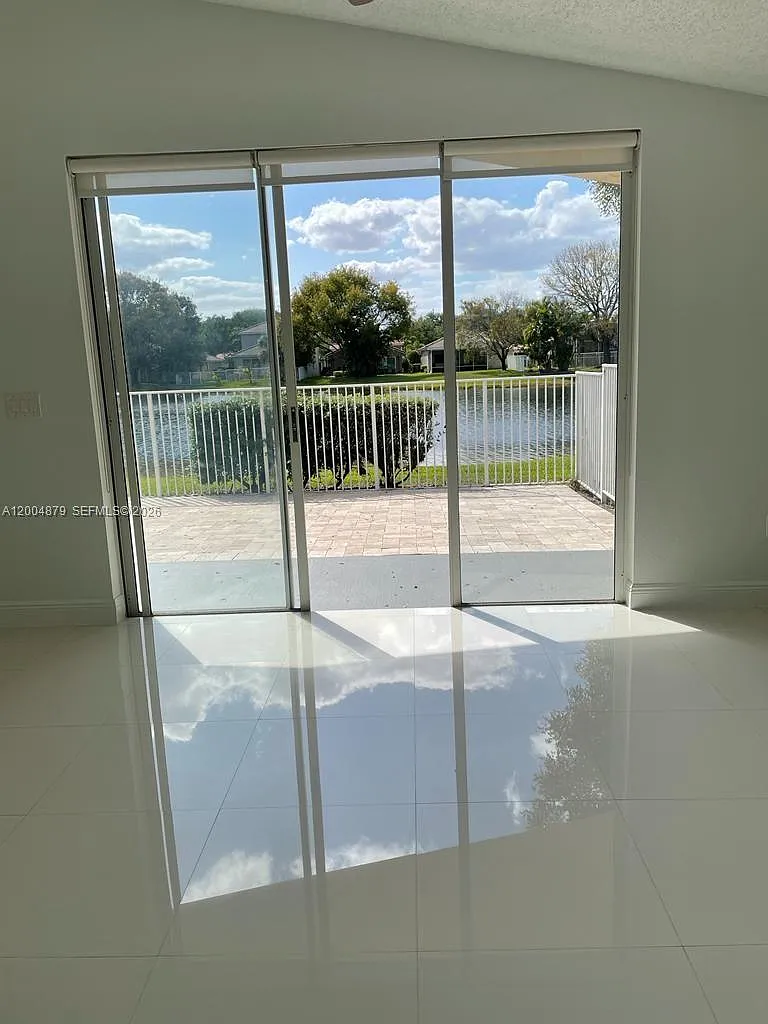 4117 Sapphire Bnd — Photo 4