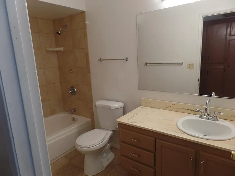 626 W Coso Ave — Photo 15