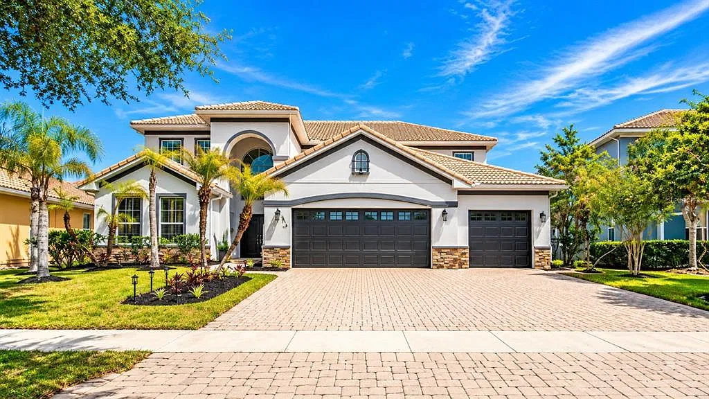 4 bed, 3.5 bath, 3586 sqft, $2,995 — Photo 1