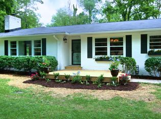 1217 Peter Pan Rd, Lookout Mountain, GA 30750