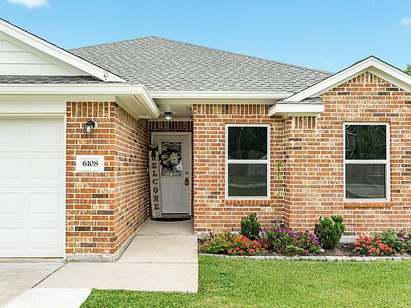 4th image of 6108 Fox Ridge Dr