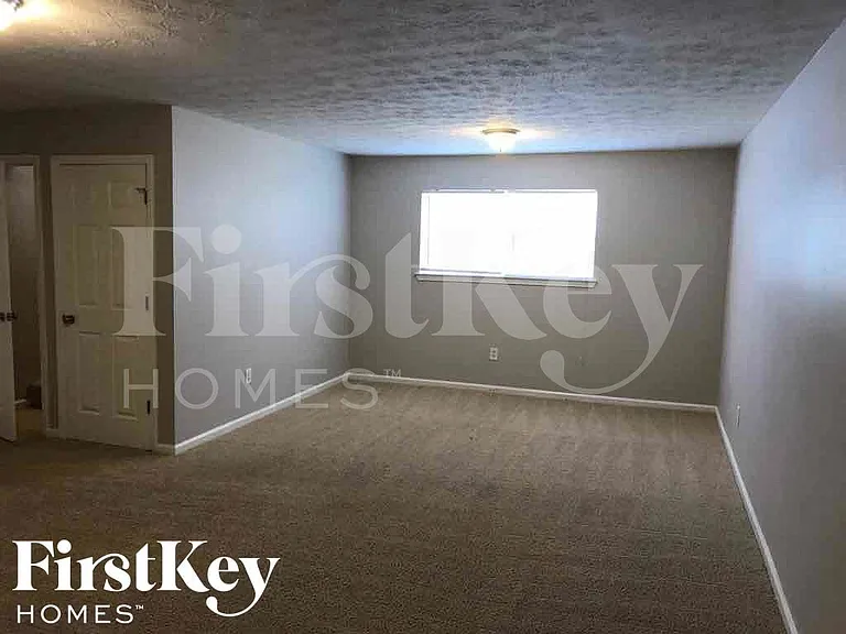 5623 Crystal Hl — Photo 9