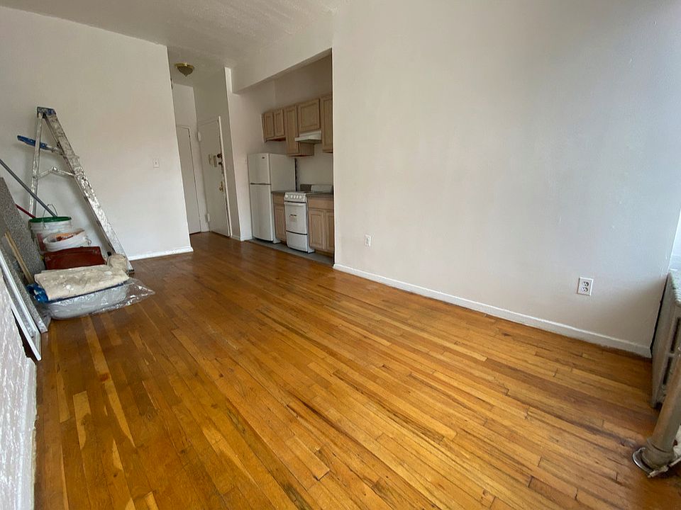 2nd image of 173 Avenue C #3C