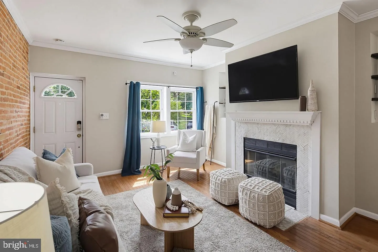2 bed, 2.0 bath, 1247 sqft, $2,450 — Photo 4