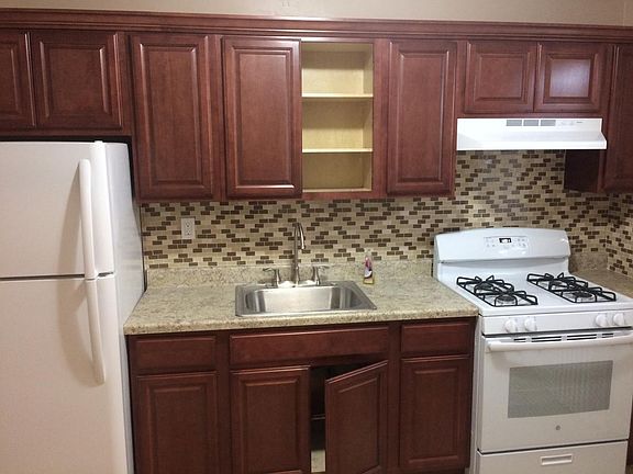 5th image of 7315 Little Neck Pkwy #2