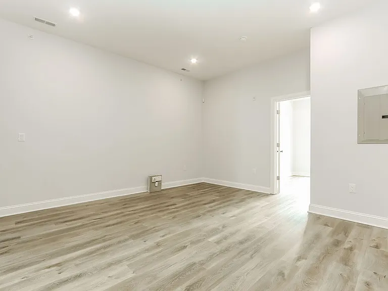 163 W Cumberland St — Photo 14