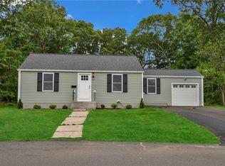142 Yucatan Dr, Warwick, RI 02889