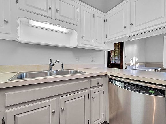 5th image of 712 Oxbow Dr