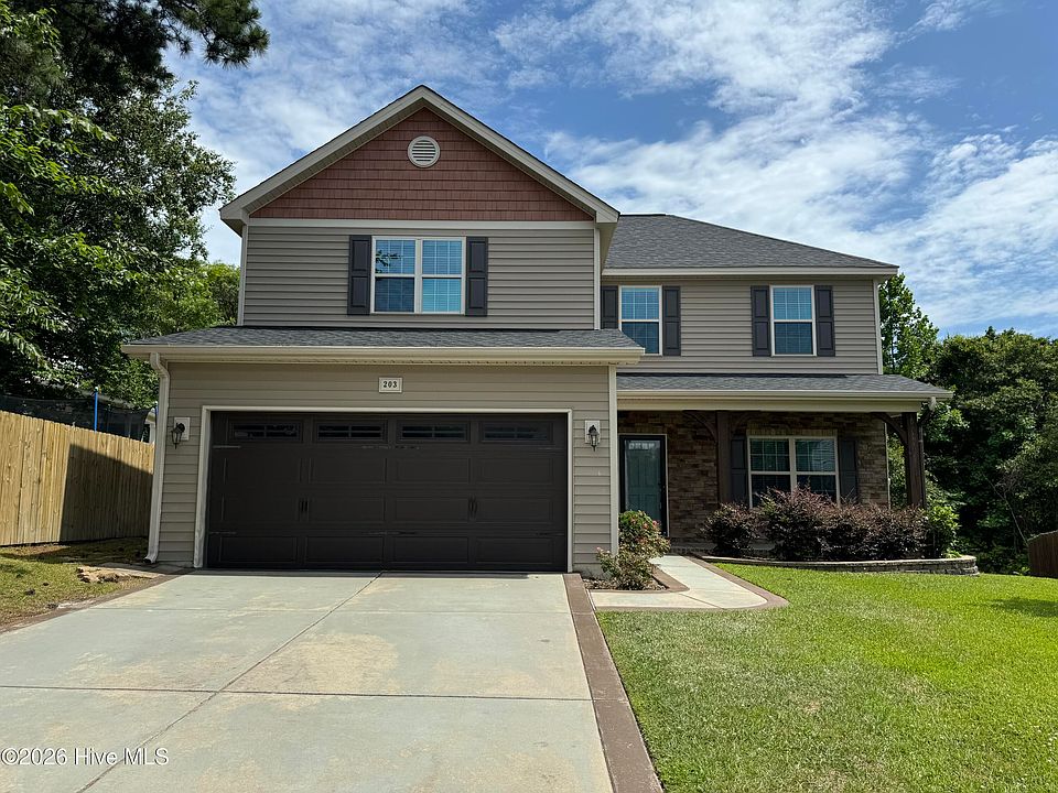 1st image of 203 Ashton Ct