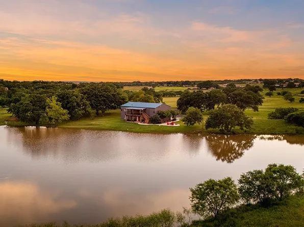646 Victor Eckhardt Rd, Fredericksburg, TX 78624