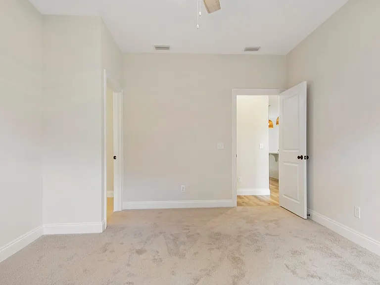 906 Mulberry Ave — Photo 25