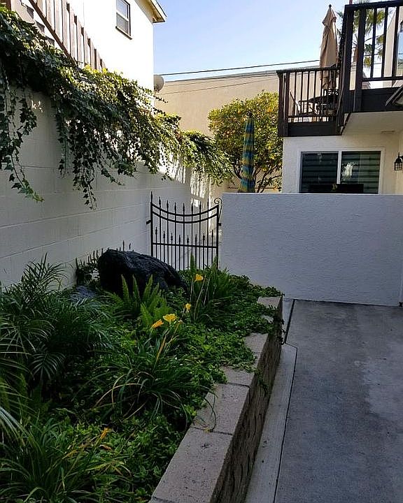 Courtyard Entry