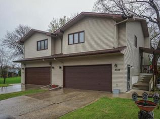 2322 Demores Dr S, Fargo, ND 58103