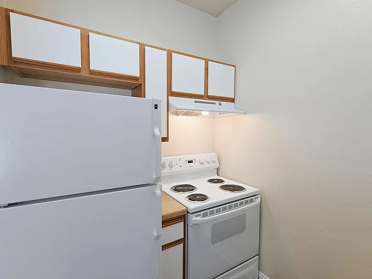 Ashbury Square Apartments — Photo 42