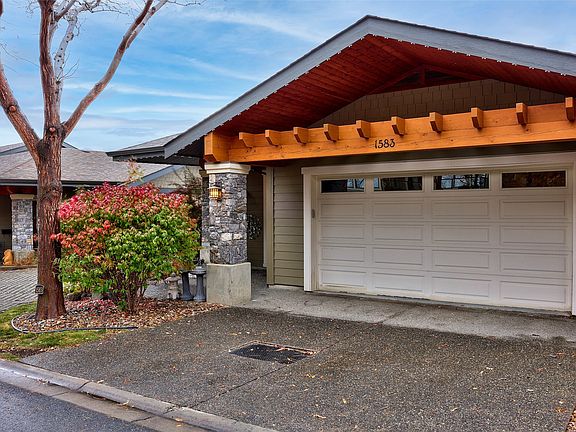 4th image of 1583 Golf Ridge Dr