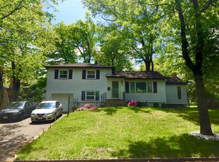 12 Washington Ct, Livingston, NJ 07039