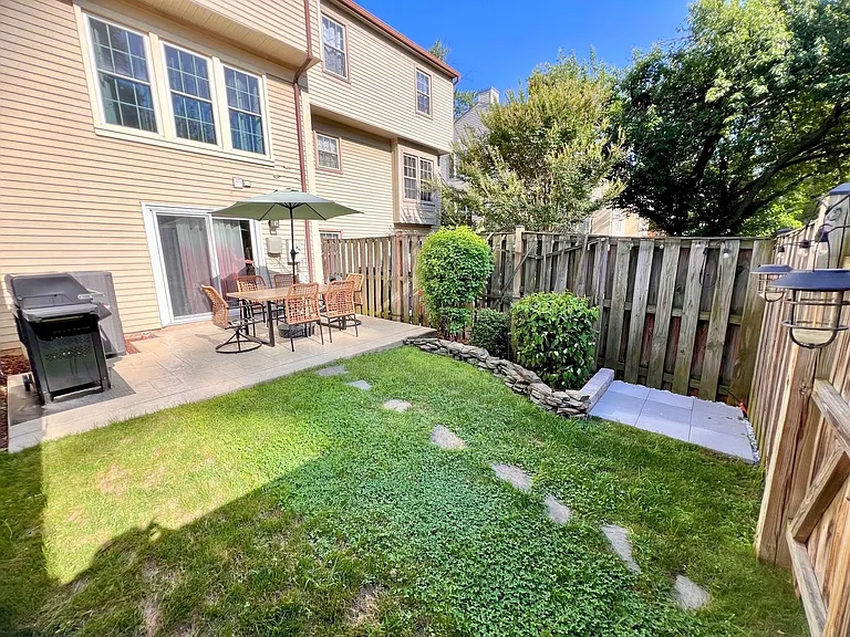 2774 Grovemore Ln — Photo 34