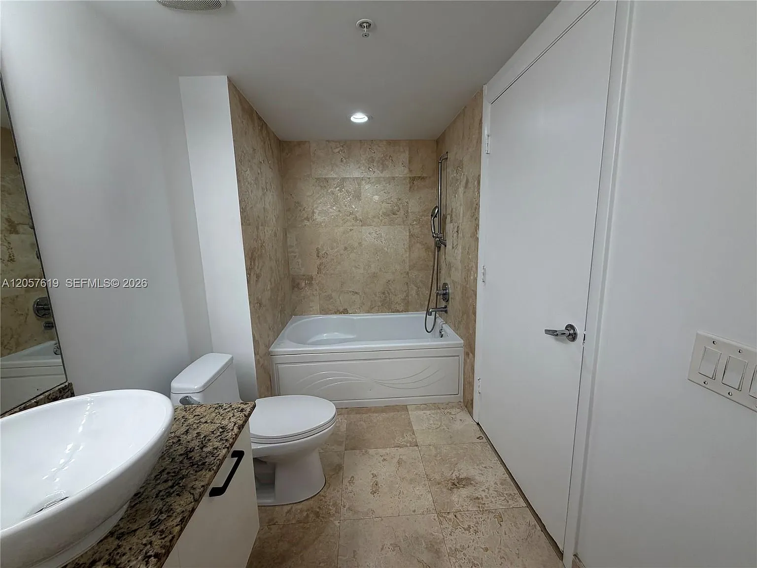 1 bed, 1.5 bath, 987 sqft, $2,900 — Photo 4