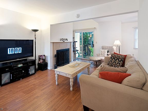 5th image of 85 Carriage Ln #85